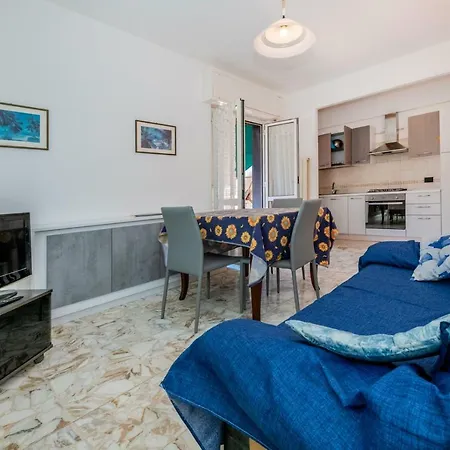 Bolle Blu - By Ligooria Borgio Verezzi