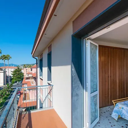 Bolle Blu - By Ligooria Borgio Verezzi